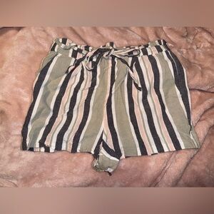 EXPRESS shortie shorts size medium